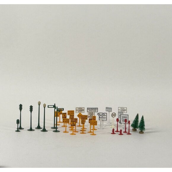 HO Scale Train Plastic Accessory Set 35+ Signs & Trees For Model Railroads - Picture 2 of 11